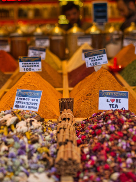 Assisting The Overwhelmed Customer A wide product selection may induce decision fatigue