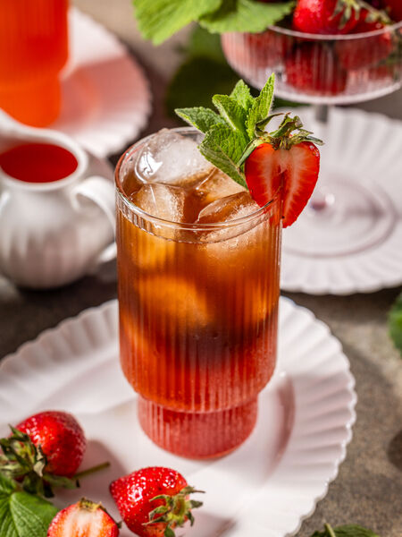 ICED TEA: The Coolest Bestseller Dress up classic iced tea with fresh garnishes like summer ripe strawberries!